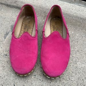 Sabah pink suede shoes. Size 40 / 9.